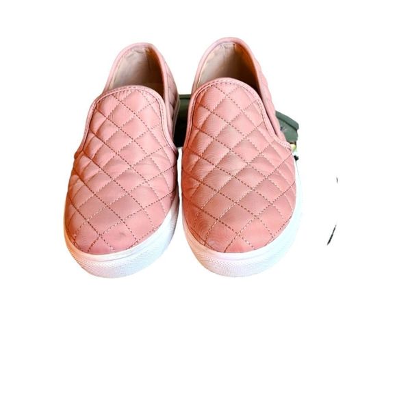 Madden Quilted Blush Quilted Slip Ons Steven Madden Size 6B Slip